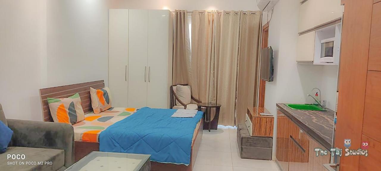 Ne-1St Time In Noida Stay In Mall Extérieur photo