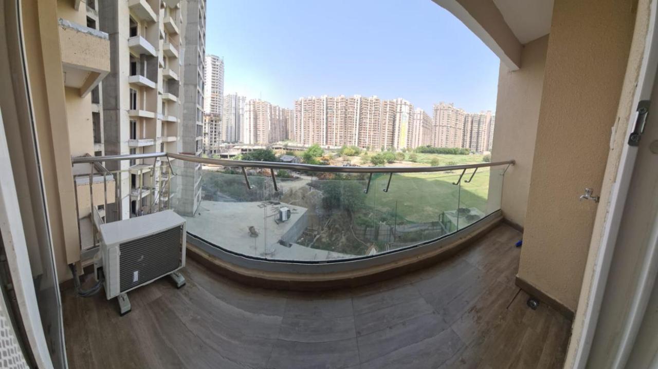 Ne-1St Time In Noida Stay In Mall Extérieur photo