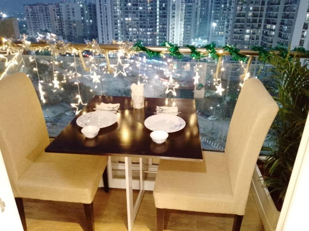 Ne-1St Time In Noida Stay In Mall Extérieur photo